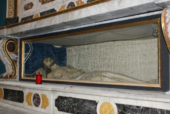 Giulianova: Statua del Cristo Morto nella Chiesa della Misericordia