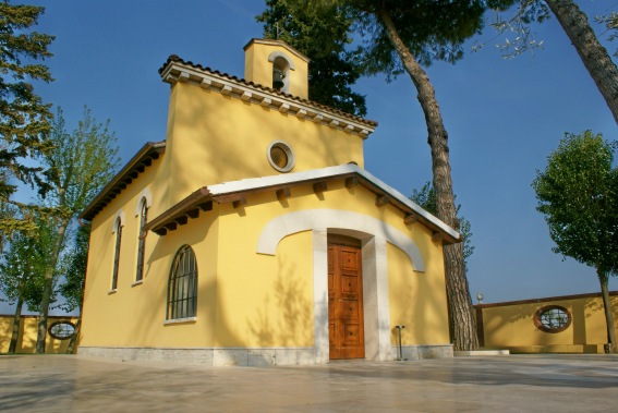 Chiesa di Santa Maria dell'Arco nella struttura "Villa Fiorita"