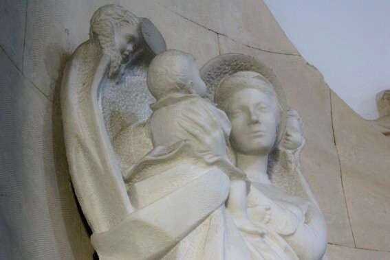 Chiesa di S. Flaviano a Giulianova: particolare di Madonna con Bambino di Venanzo Crocetti