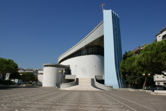 Chiesa di San Pietro Apostolo a Giulianova Lido (Te)