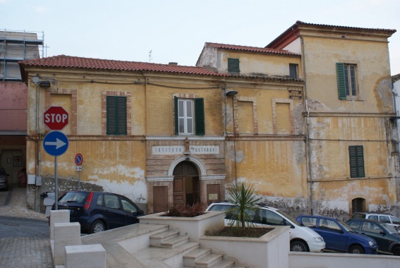 La Chiesa di San Rocco nell'Istituto Castorani: facciata Sud