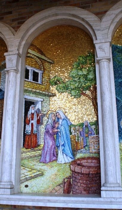 I mosaici del "Portico del Rosario" presso il Santuario della Madonna dello Splendore a Giulianova (Te)