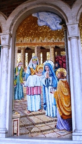 I mosaici del "Portico del Rosario" presso il Santuario della Madonna dello Splendore a Giulianova (Te)