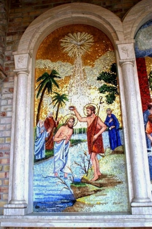 I mosaici del "Portico del Rosario" presso il Santuario della Madonna dello Splendore a Giulianova (Te)