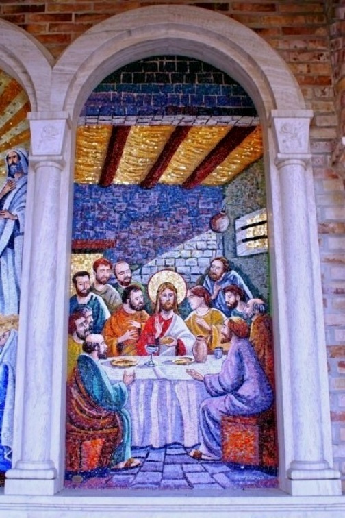 I mosaici del "Portico del Rosario" presso il Santuario della Madonna dello Splendore a Giulianova (Te)