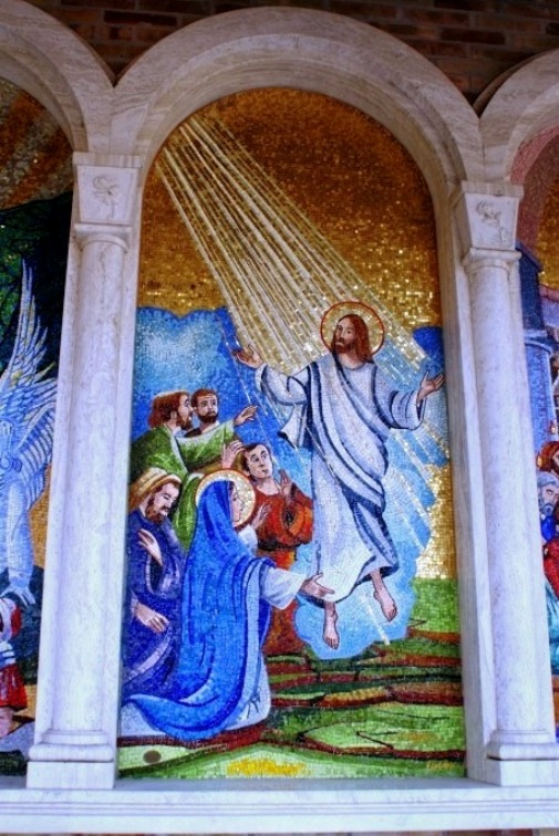 I mosaici del "Portico del Rosario" presso il Santuario della Madonna dello Splendore a Giulianova (Te)