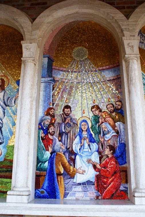 I mosaici del "Portico del Rosario" presso il Santuario della Madonna dello Splendore a Giulianova (Te)