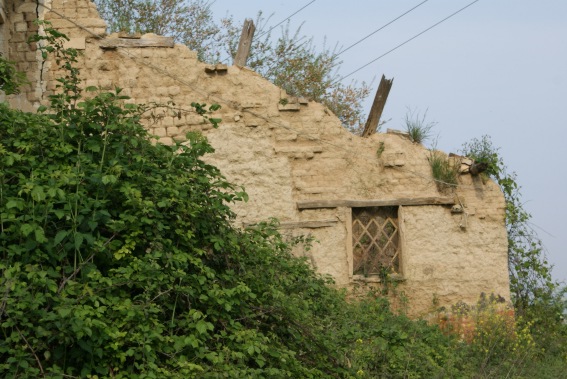 S. Angelo Abbamano - Ruderi di una casa di terra o pinciaia