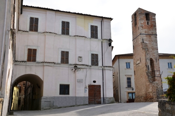 Torre Campanaria della Chiesa di S.Maria ad Ancarano (Te)