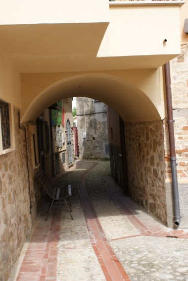 Azzinano: il borgo