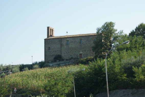 Santa Maria di Basciano (Te): Chiesa di S.Maria a Porto Lungo