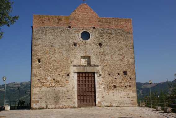 Santa Maria di Basciano (Te): Chiesa di S.Maria a Porto Lungo