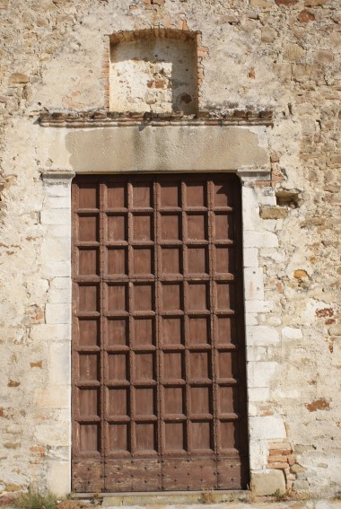 Santa Maria di Basciano (Te): portale della Chiesa di S.Maria a Porto Lungo