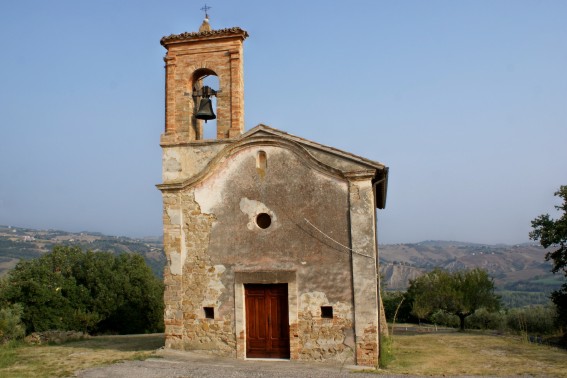 Chiesa della Madonna delle Grazie a Villa Portone di Basciano (Te)