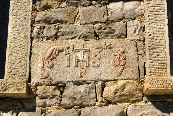 Basto di Valle Castellana (Te): concio in pietra con data 1683