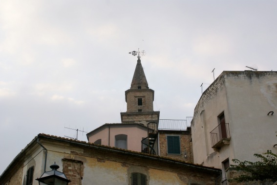 Chiesa di Santa Croce a Bellante (Te): guglia del campanile