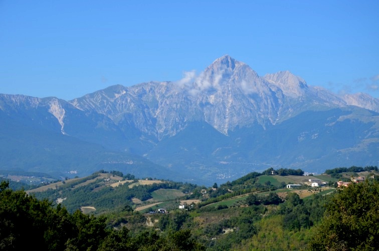 Gran Sasso d'Italia visto da Basciano (Te)