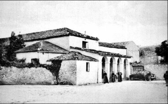 Campli: Chiesa del Convento dei Cappuccini intorno al 1950 (fonte:dalla rete)