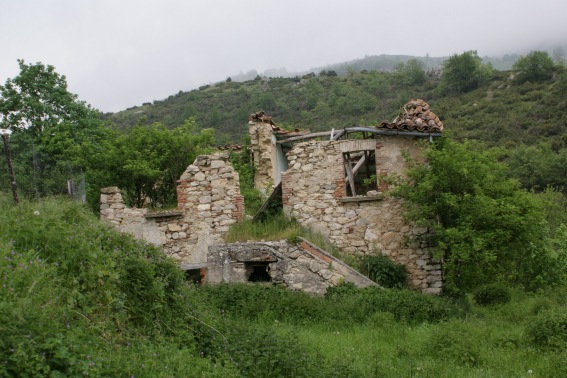 Cannavine di Valle Castellana (Te): ruderi