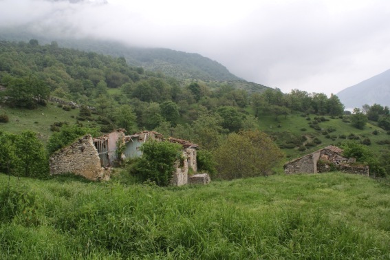 Cannavine di Valle Castellana (Te): ruderi