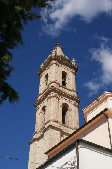 Chiesa della Madonna dell'Alno a Canzano: campanile ottocentesco