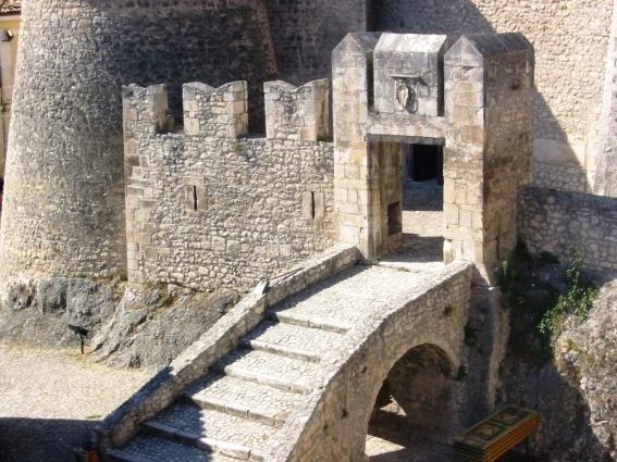 Il Castello Piccolomini a Capestrano (Aq)