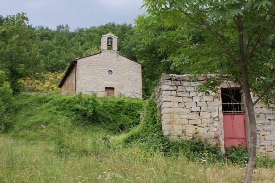 Casagreca di Cortino (Te): Chiesa di S.Maria e S.Vincenzo