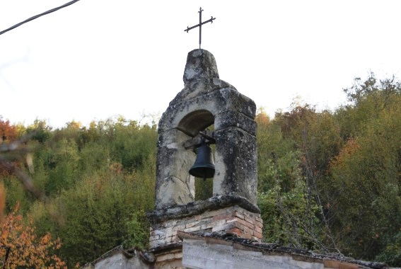 Chiesa di Casale di Cortino: campanile a vela