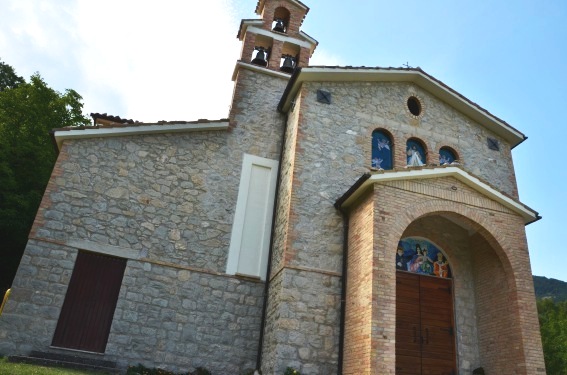 Chiesa di S.Maria delle Grazie a Casale S.Nicola di Isola del G.S. (Te)