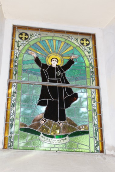 Chiesa di S. Martino a Casanova di Cortino (Te): mosaico a vetri dedicato a S.Gabriele