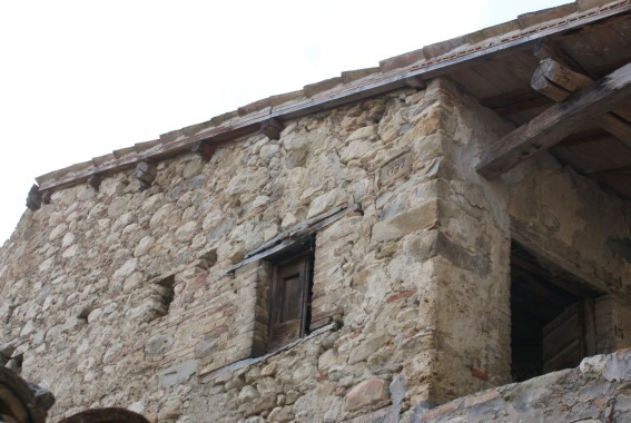Case di Renzo: abitazione con la data 1737