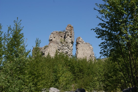 Castel Manfrino di Valle Castellana (Te): ruderi