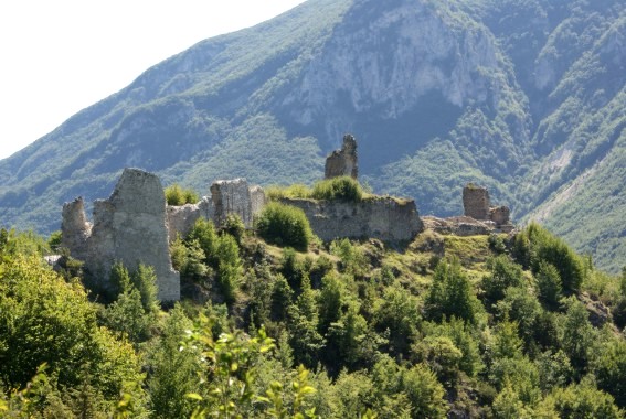 Castel Manfrino di Valle Castellana (Te): ruderi