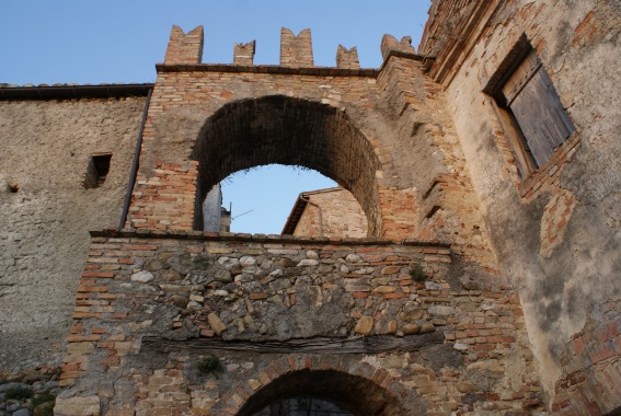 Castelbasso (Te): Porta Sud.