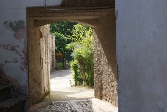 Castelmaidetto: passaggio voltato