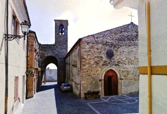 Chiesa di S. Giovanni Battista a Castelnuovo di Campli