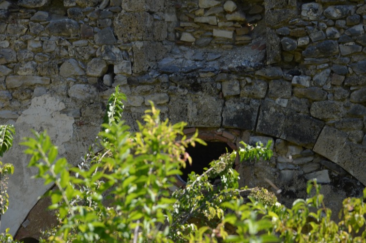 Ruderi della Chiesa di S.Valentino a Cerchiara di Isola del G.Sasso (Te)