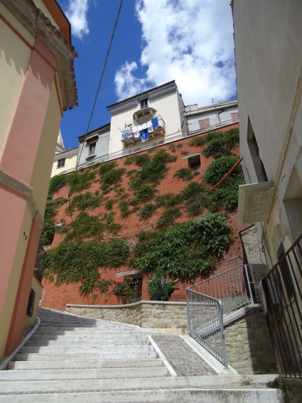 Cermignano: salita verso la chiesa di Santa Lucia