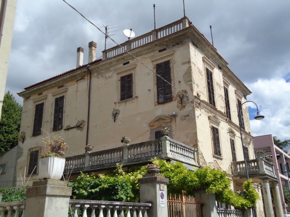 Cermignano: edificio antico