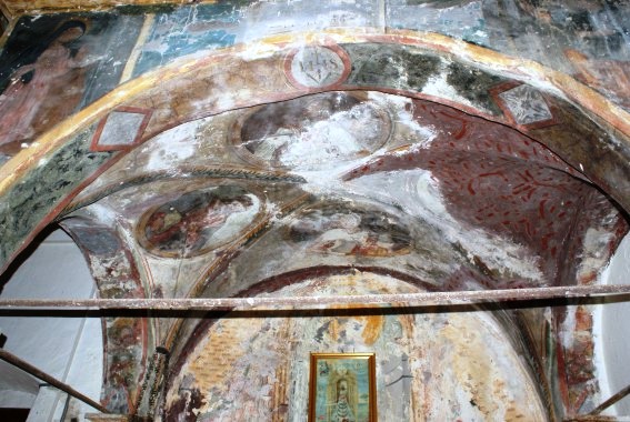 Chiesa di S.Andrea Apostolo a Cervaro di Crognaleto (Te): affreschi del ciborio