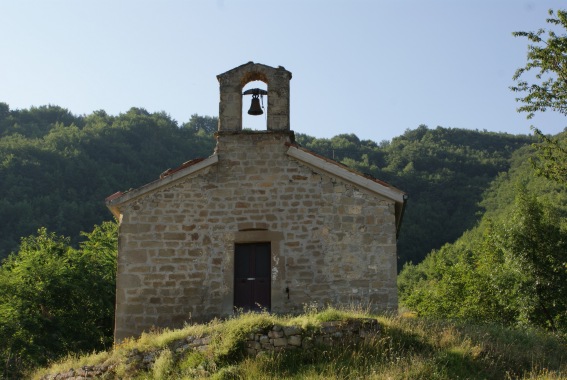 Chiesa di S. Lorenzo a Cesa di Rocca S.Maria (Te)