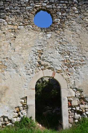 Resti del Monastero di S.Cassiano a Cesa di Francia di Isola del G.S. (Te)