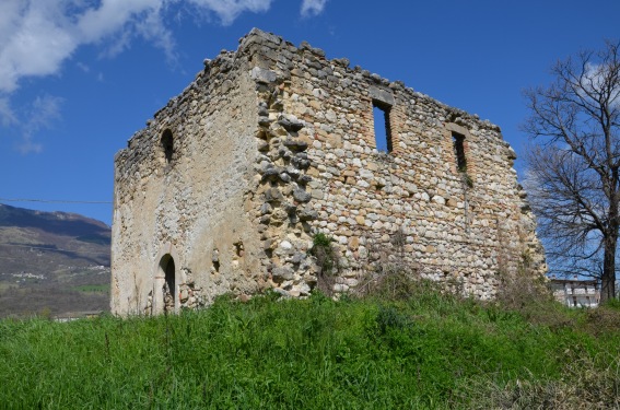 Resti del Monastero di S.Cassiano a Cesa di Francia di Isola del G.S. (Te)