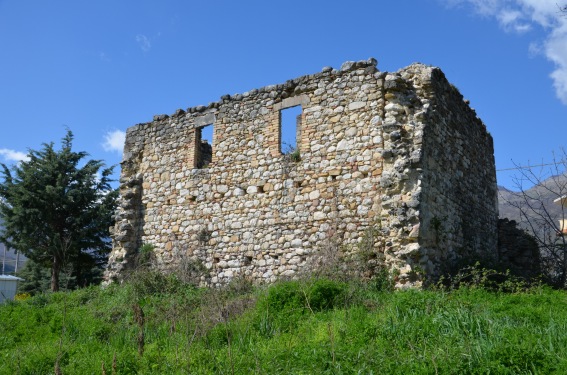 Resti del Monastero di S.Cassiano a Cesa di Francia di Isola del G.S. (Te)