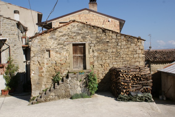 Ciarelli di Rocca S.Maria (Te): abitazione