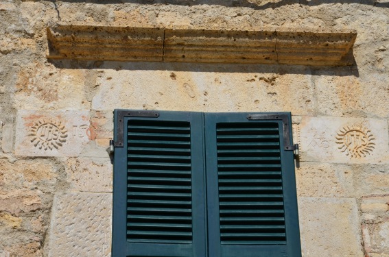 Civitella del Tronto (Te): simboli gesuiti