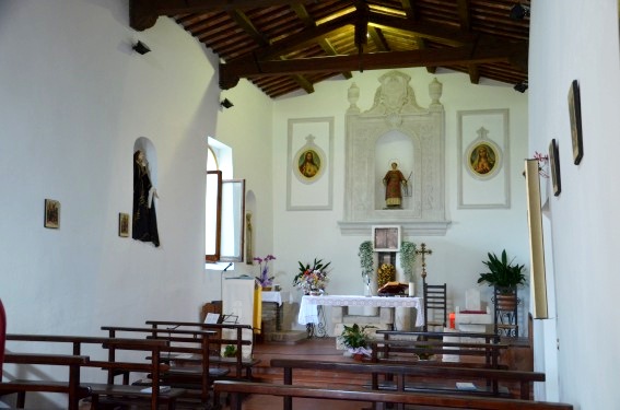 Chiesa di S.Lorenzo a Colliberti di Isola del G.Sasso (Te)