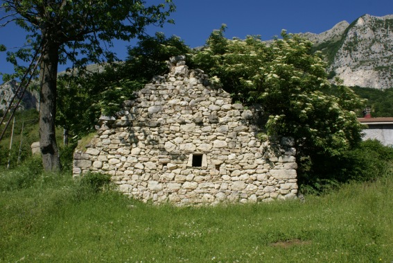 Corano di Sotto: ruderi