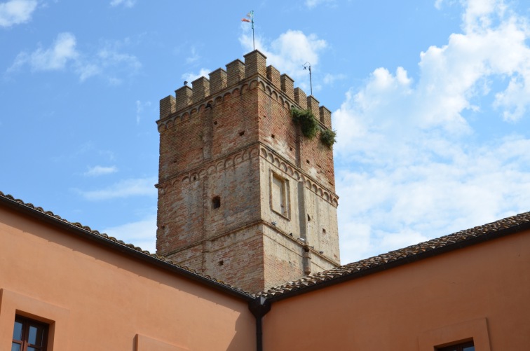 Monastero di S.Maria ad Mejulanum (Badia) a Corropoli (Te): Torre nordorientale