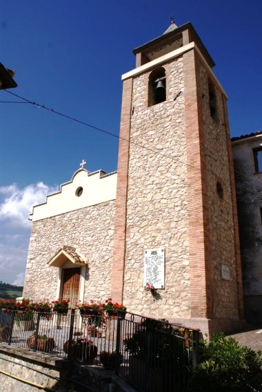 Chiesa di S. Lucia a Cusciano di Montorio al V. (Te)